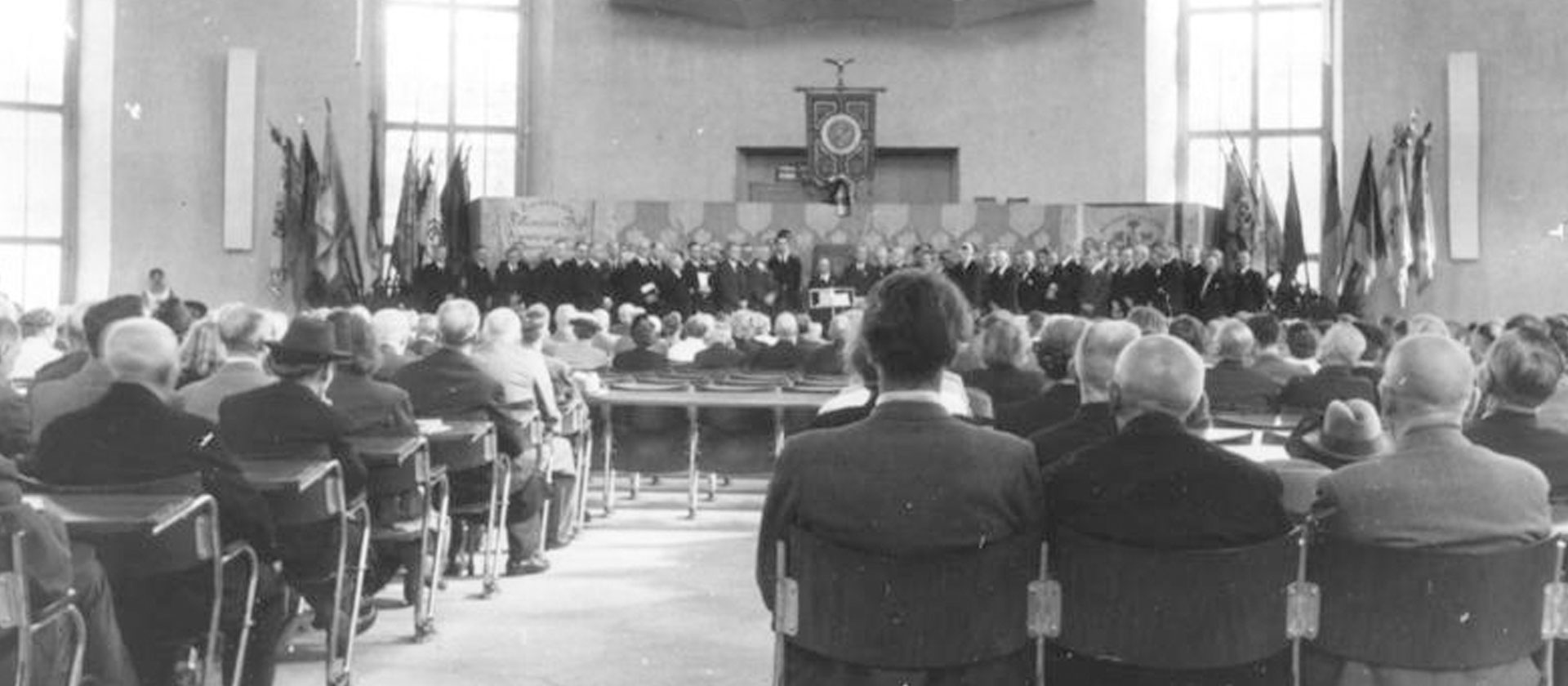 Eröffnung des Frankfurter Turnfestes in der Paulskirche 1948 | Quelle: Wikipedia/Bundesarchiv