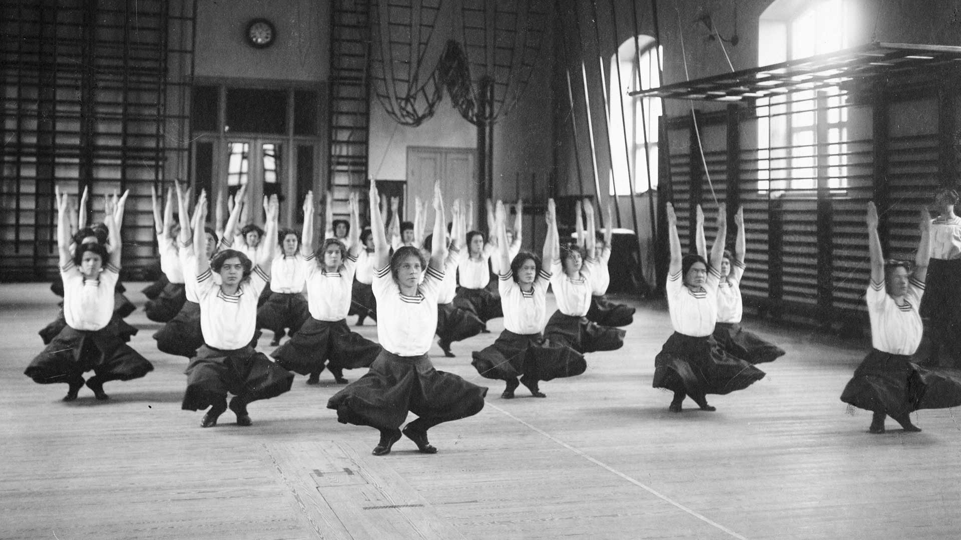Linggymnastik | Bildquelle: Gymnastiska Centralinstitutet Stockholm ca. 1910